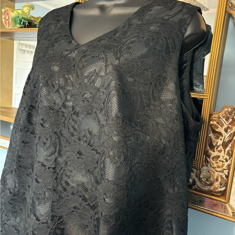 Vintage 90’s Black Lace V-Neck Sheath Dress XL.